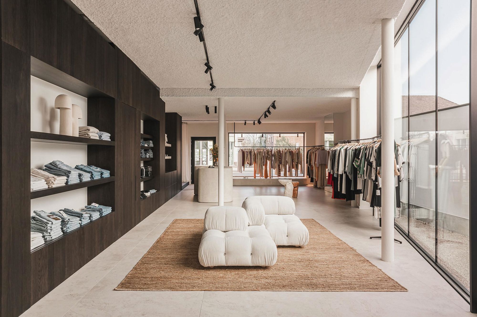 STORE M