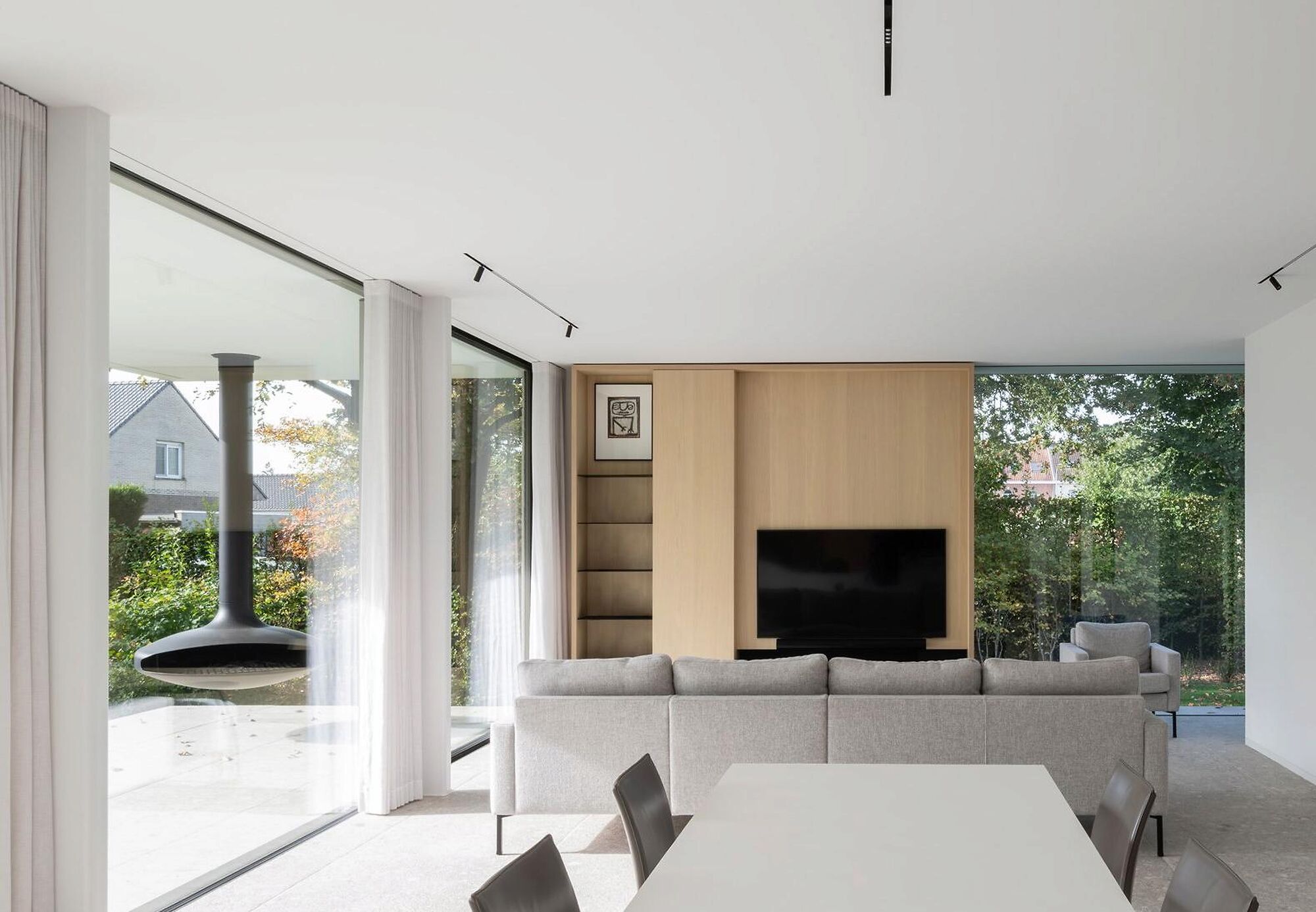 HOME DG